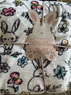 Plush Bunny Floral Throw Blanket - White